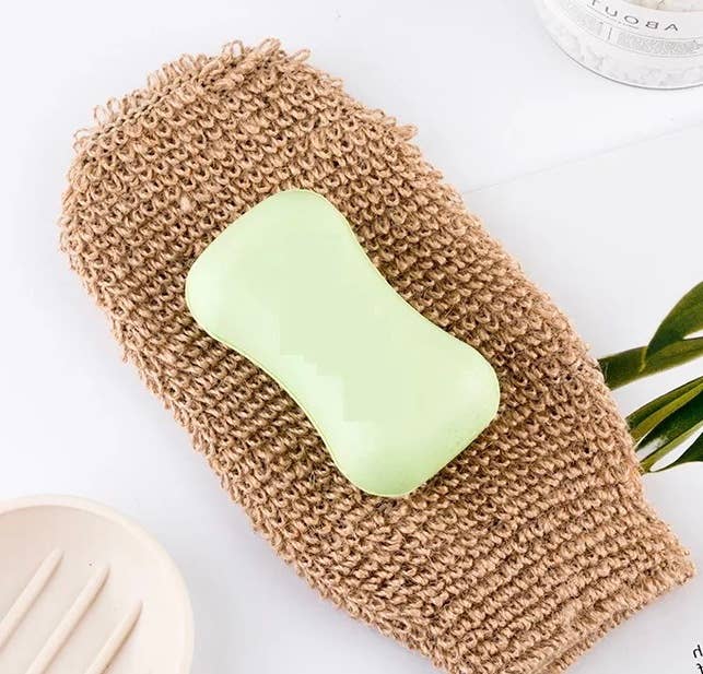 Bath hemp fiber body exfoliating scrubber glove