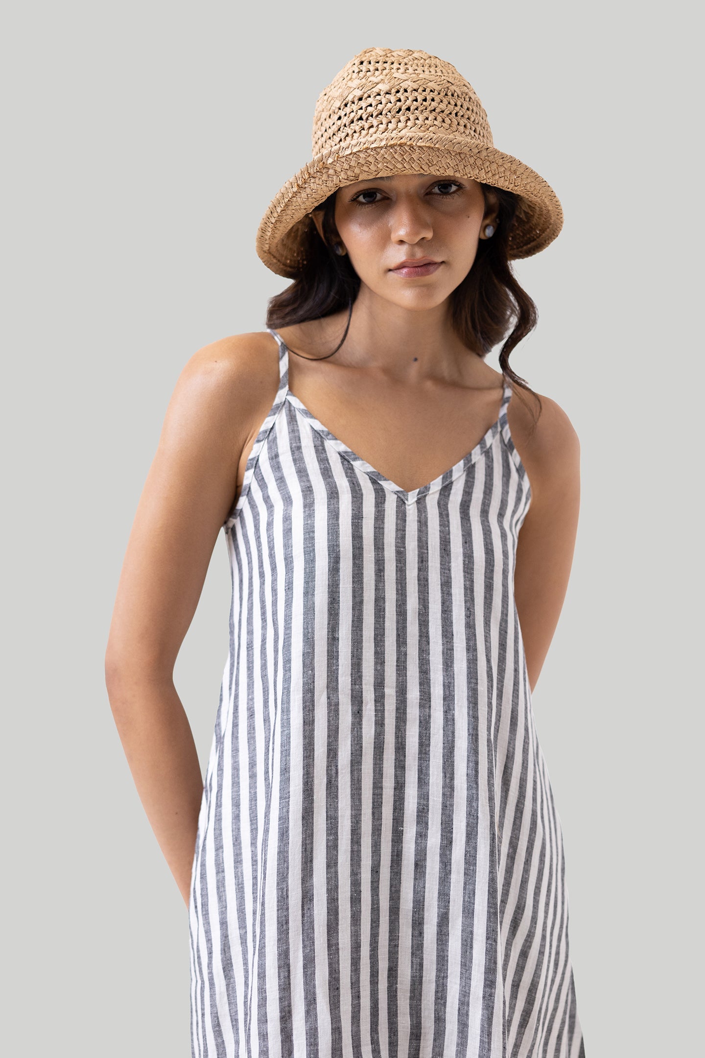 Short Tent Dress in Linen Stripes-3