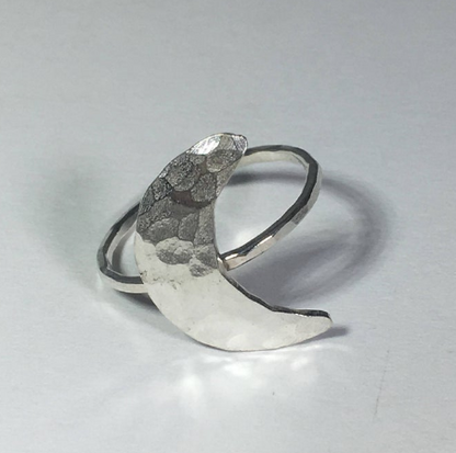 Anillo de luna creciente