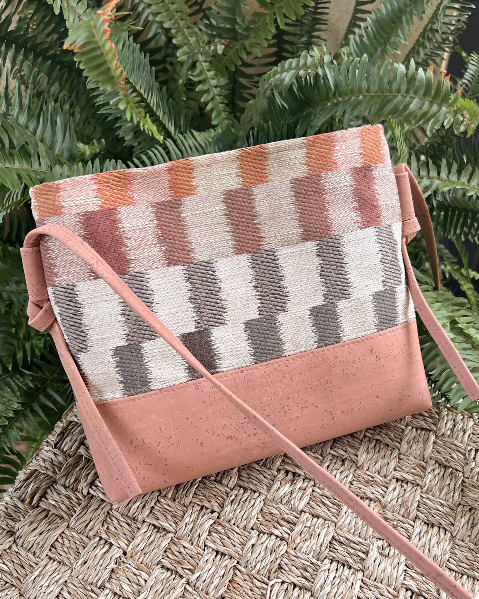 Colibrí Crossbody - Adoquines & Guava-Handbags-Yabisi-WONENA