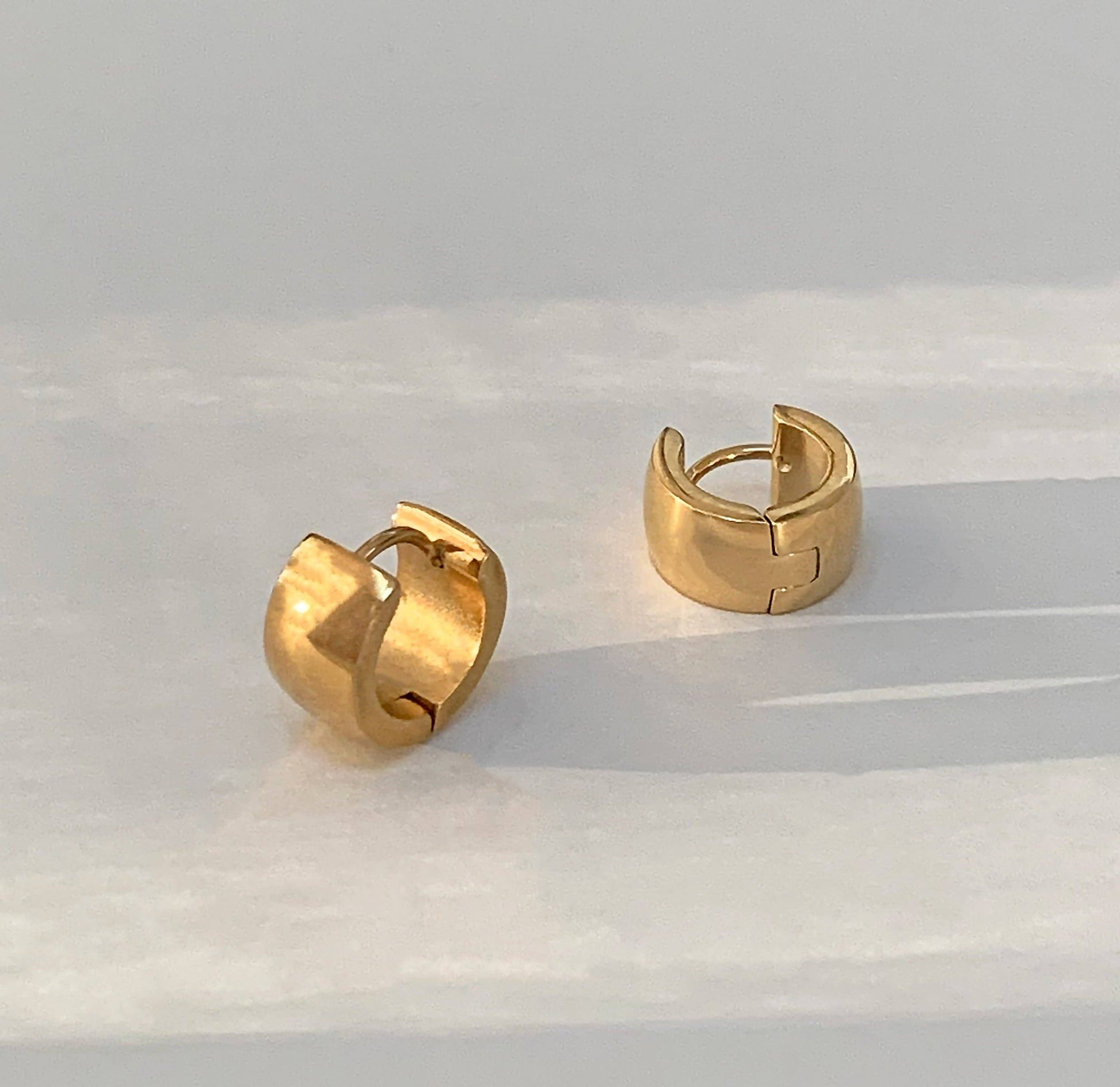 Mae Thick Gold Huggie Hoop Earrings-Earrings-Mai Désirée-WONENA