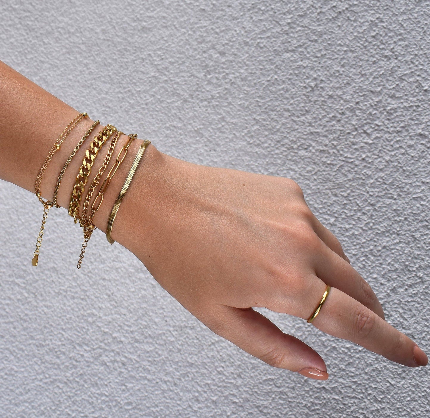 Mai Désirée Roslyn Gold Curb Chain Bracelet